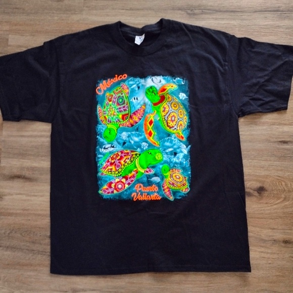 Short sleeve turtle and dolphin t-shirt from Puerto Vallarta Mexico. XL.…nwot - Picture 2 of 13